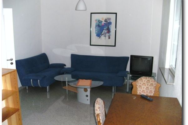 wohnzimmer-marc63739eea-de50-032a-c1b1-b779b12bc6ce2A53C0FE-61FF-F000-6DE2-415B47E6C233.jpg
