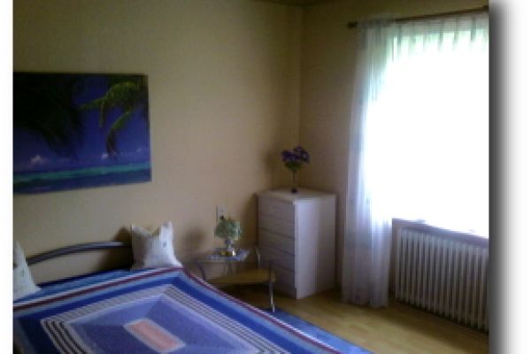 schlafzimmer-26c5c709c-085e-a91e-f5f4-b81845d7008e2D063F7E-29E4-52A2-B793-9D889F0C33CC.jpg
